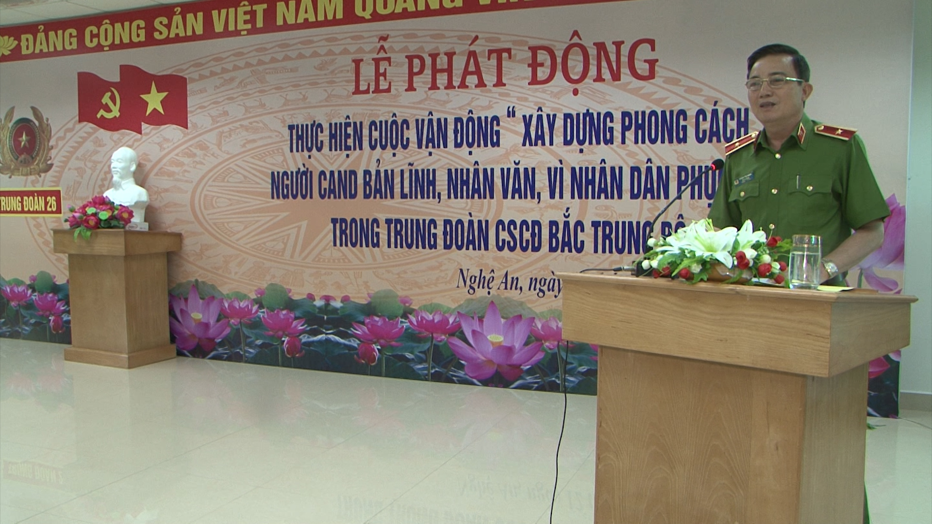 Thiếu tướng Hoàng Thọ Mạnh - Phó tư lệnh CSCĐ phát biểu chỉ đạo buổi lễ