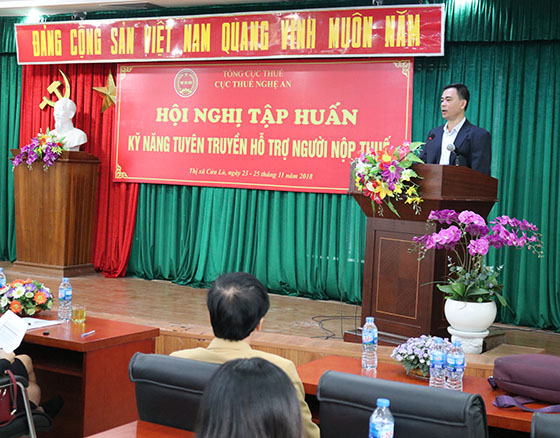 Ông Hà Lê Dũng – Phó Cục trưởng Cục thuế Nghệ An khai mạc lớp tập huấn và quán triệt một số nội dung cho các học viên