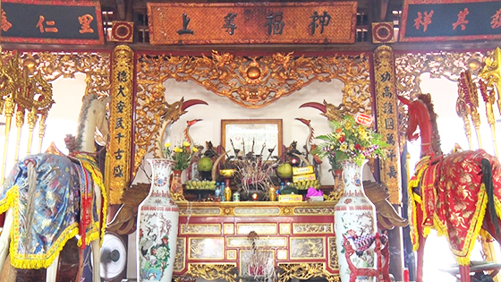 Bàn thờ Thái úy Nguyễn Sư Hồi