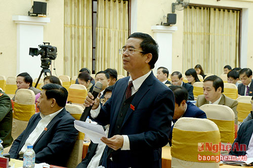 Đại biểu Nguyễn Hữu Lậm đề nghị càn bổ sung nhiệm vụ, giải pháp về đẩy mạnh tư chủ trong ccs đơn vị công lập