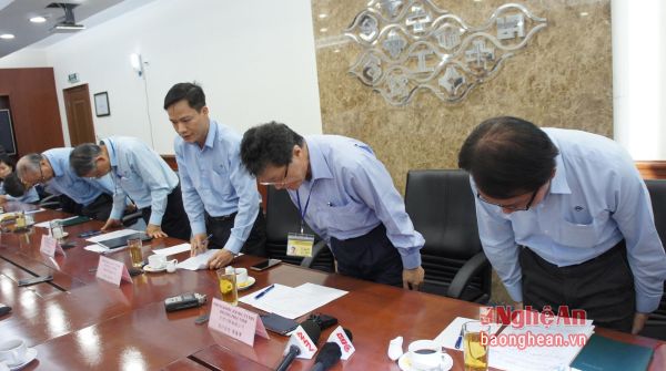 Ban lãnh đạo Formosa dự buổi họp báo.