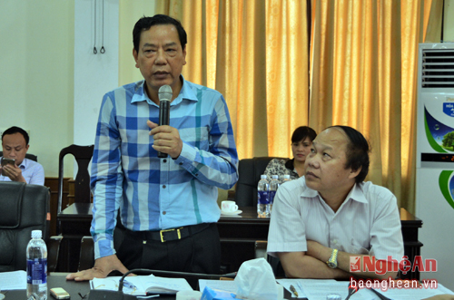 Đồng chí Nguyễn Hồng Kỳ nhấn mạnh một số giải pháp nâng cao chất lượng đường thủy nội địa Nghệ An, trong đó mong muốn Bộ quan tâm kinh phí xây dựng các trụ chống trôi cho 11 cầu lớn.