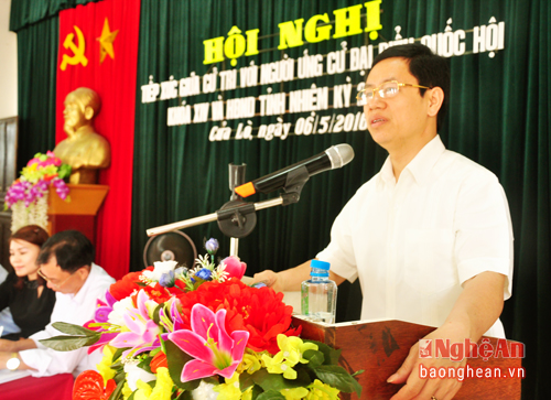 Phó Bí thư Thường trực Tỉnh ủy Nguyễn Xuân Sơn trình bày báo cáo chương trình hành động.