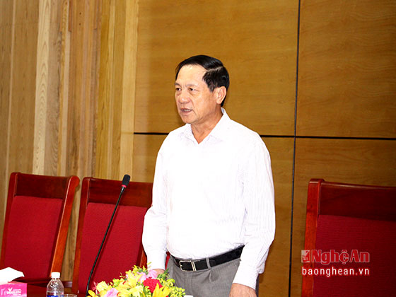 Đồng chí Lê Minh Thông - Ủy viên Ban Thường vụ Tỉnh ủy, Phó Chủ tịch UBND tỉnh kết luận cuộc họp.