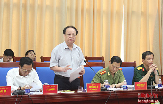 Giám đốc Sở KH và Đầu tư Nguyễn Văn Độ báo cáo tình hình kinh tế xã hội 5 tháng đầu năm.