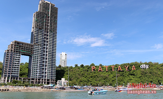 Pattaya là thành phố biển, du khách khi đến nơi này sẽ cảm nhận được không khí trong lành của bãi biển nơi đây