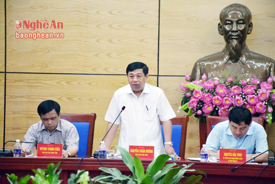 Đồng chí Nguyễn Xuân Đường - Phó Bí thư Tỉnh ủy, Chủ tịch UBND tỉnh chủ trì cuộc họp