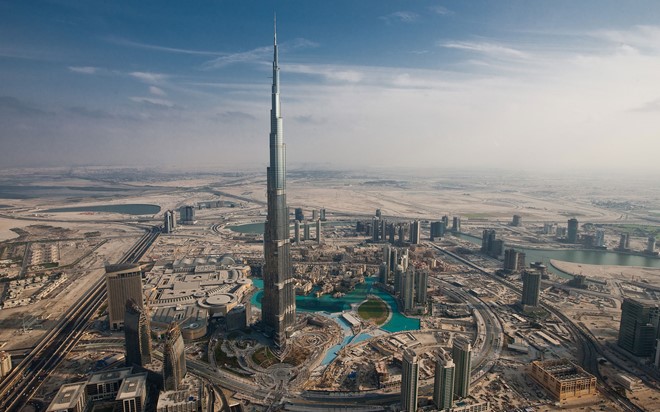Tháp Burj Khalifa, Các tiểu vương quốc Ả Rập thống nhất: Với chiều cao 830, đây là công trình cao nhất thế giới, nằm tại Dubai. Ảnh: Gentside. 