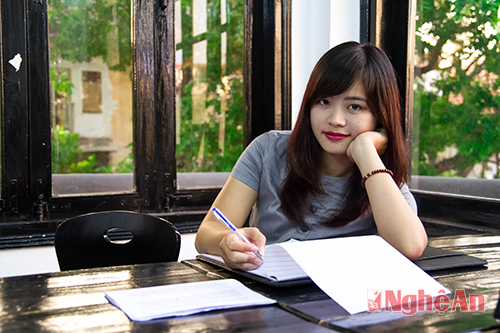 Nguyễn Thị Mỹ Linh - nữ sinh viên giàu thành tích của Đại học Ngoại thương Hà Nội.