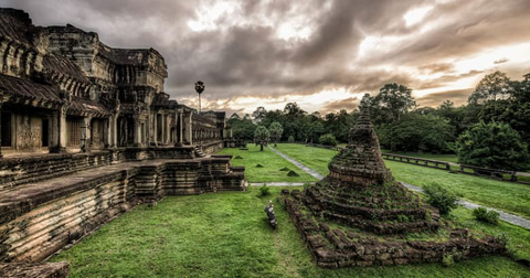 Ngôi đến Angkor Wat.