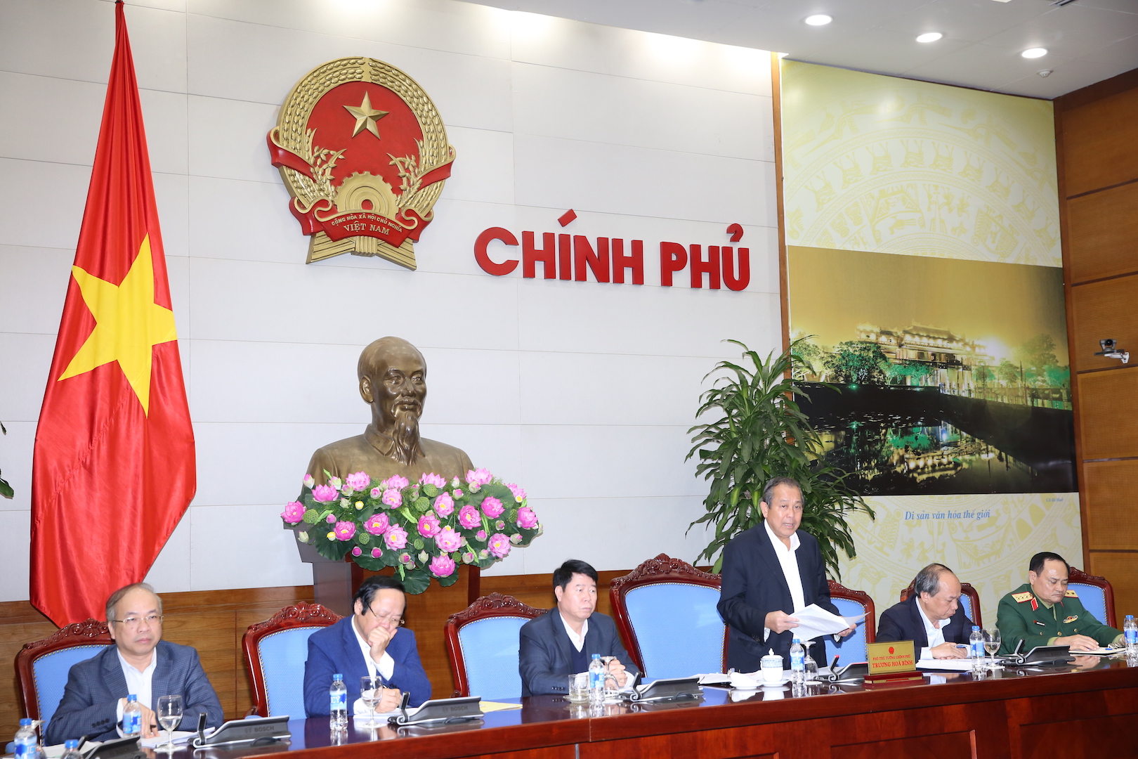 Phó Thủ tướng Thường trực Trương Hòa Bình phát biểu chỉ đạo tại cuộc họp về khắc phục sự cố môi trường 4 tỉnh miền Trung. Ảnh: VGP/Lê Sơn