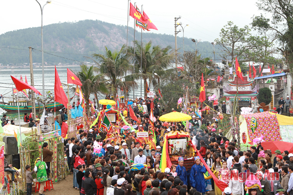Lễ hội đền Vạn Lộc