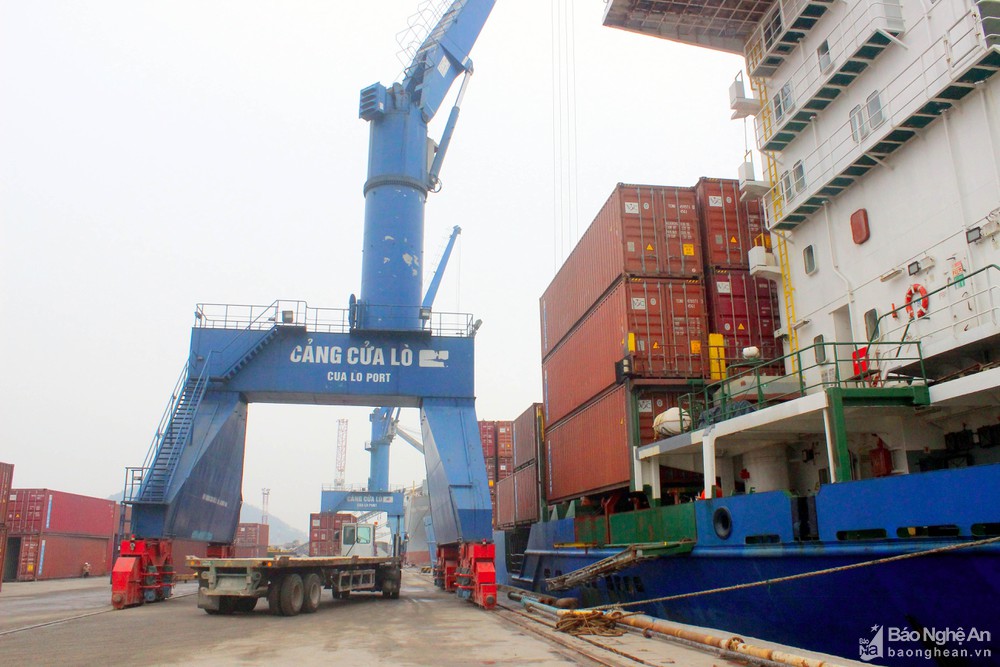 Nghệ An: Yêu cầu ngư dân không neo đậu tàu thuyền tại cảng Cửa Lò sau ngày 31/8/2022 ảnh 1