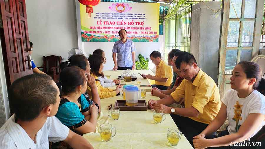 UBMTTQ xã Lĩnh Sơn trao tặng mô hình sinh kế thoát nghèo bền vững cho hộ  nghèo