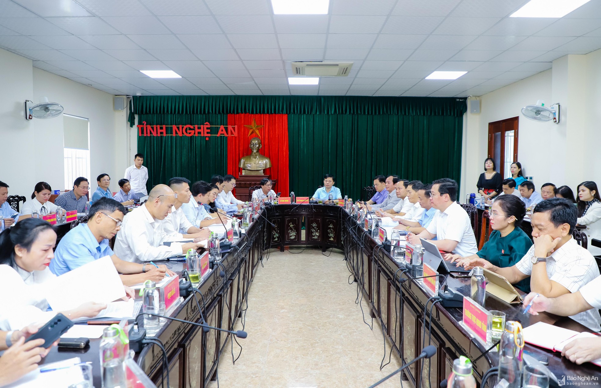 Chủ tịch UBND tỉnh Nguyễn Đức Trung tiếp công dân định kỳ tháng 10 ảnh 1
