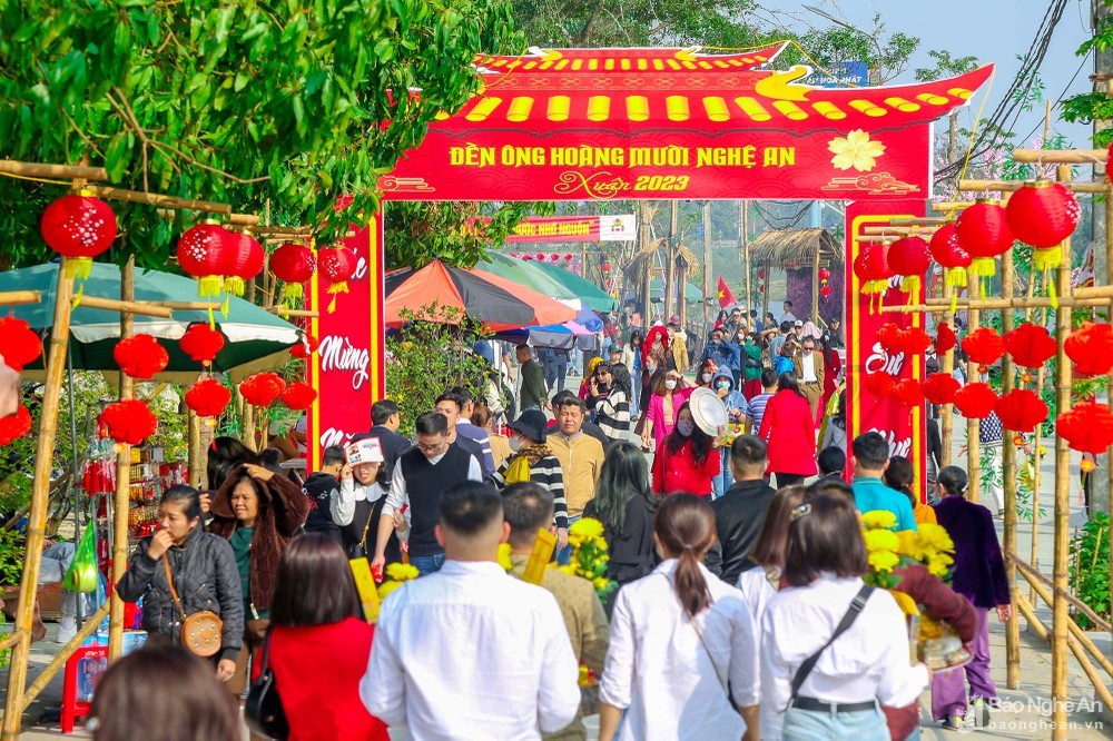 Nghệ An đón 260 nghìn lượt khách du lịch trong dịp Tết Nguyên đán Quý Mão ảnh 1