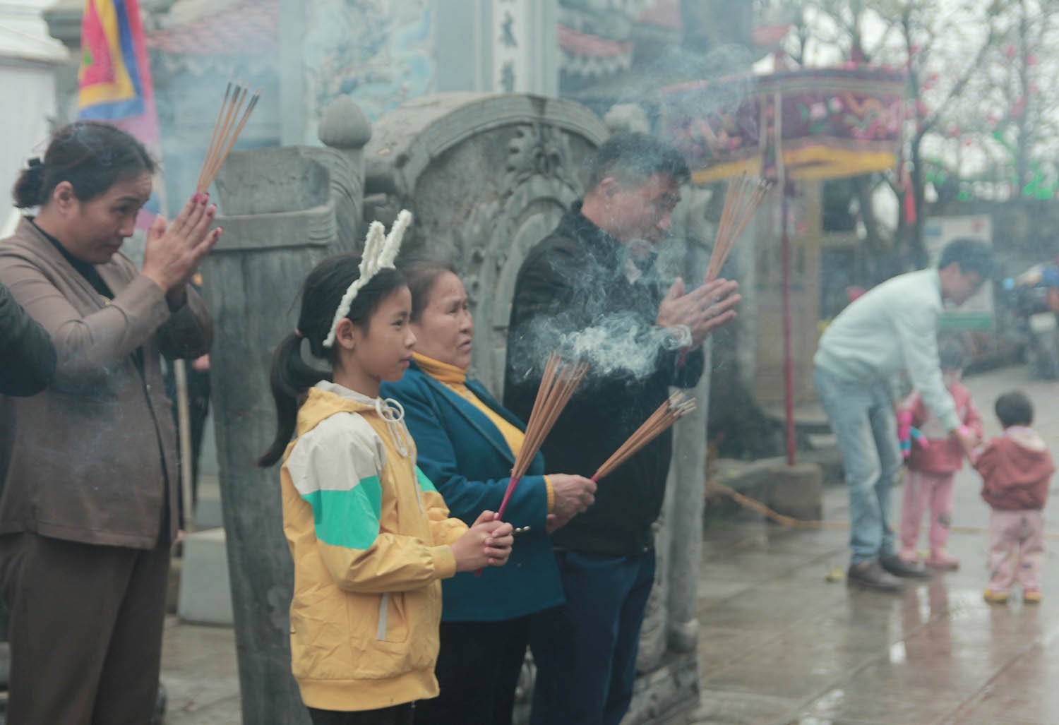 Văn hoá - Nghệ An: Người dân nô nức tham gia Lễ hội đền Vạn Lộc (Hình 2).
