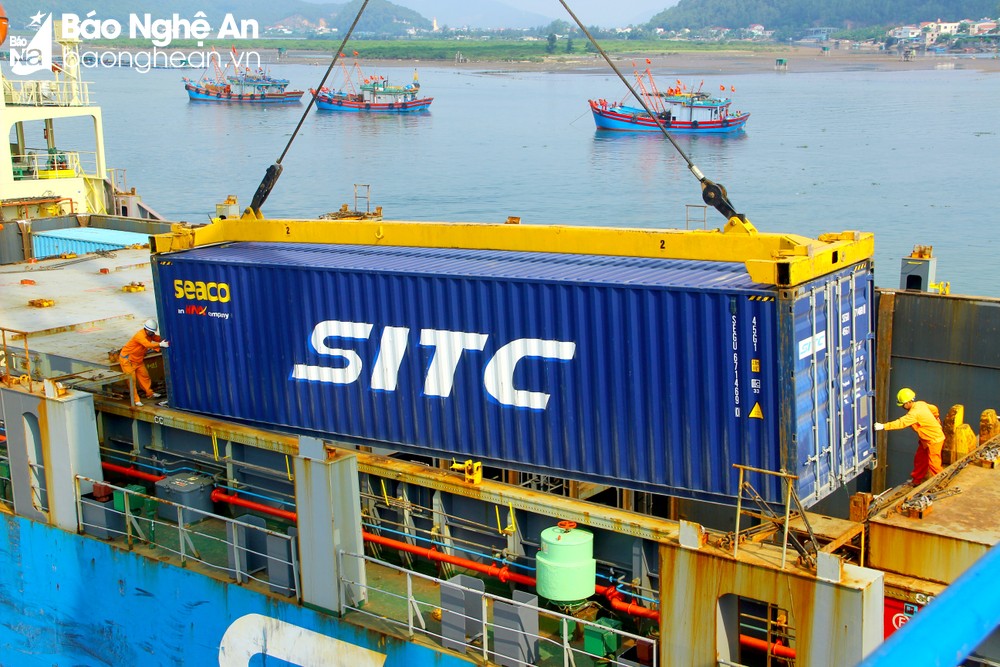 Cảng Cửa Lò đón chuyến tàu container quốc tế đầu tiên trong năm 2023 ảnh 3