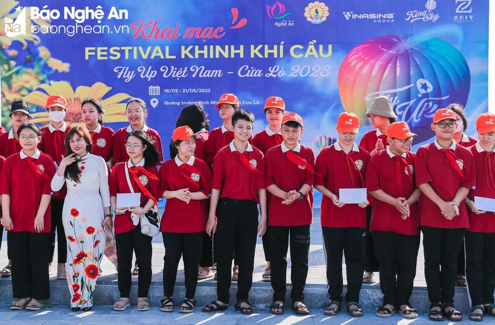 Khai mạc Festival Khinh khí cầu Fly up Việt Nam – Cửa Lò 2023 ảnh 2