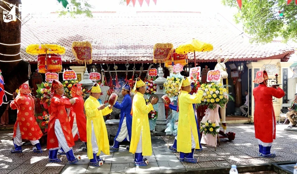 Lễ đại tế tại Lễ hội Đền Yên Lương.jpg