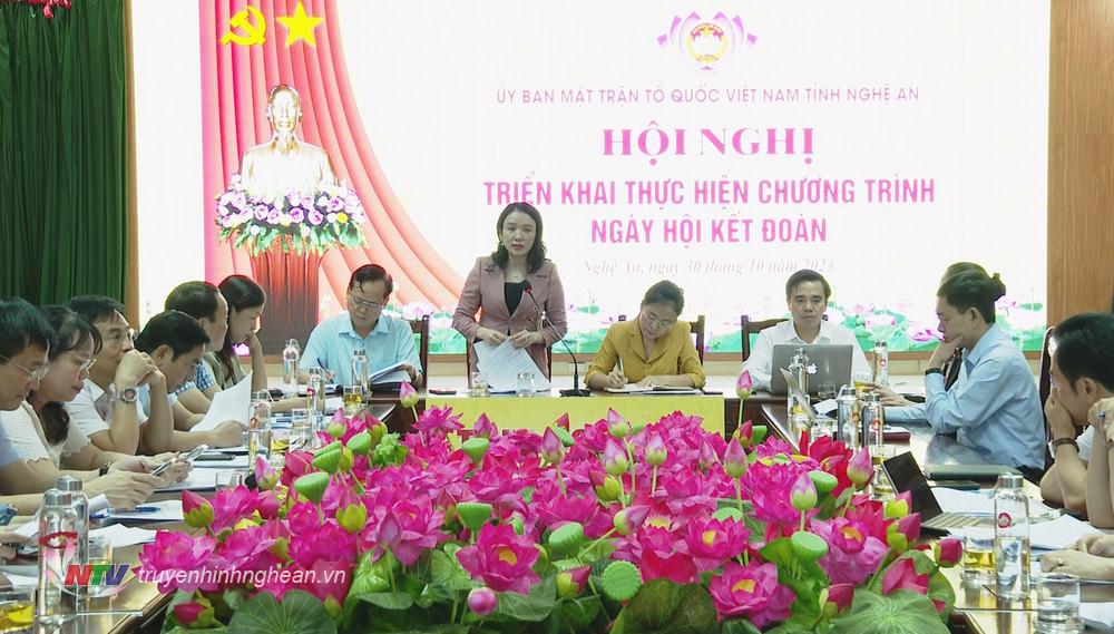 Giám đốc Sở Văn hoá - Thể thao Trần Thị Mỹ Hạnh phát biểu tại cuộc họp.