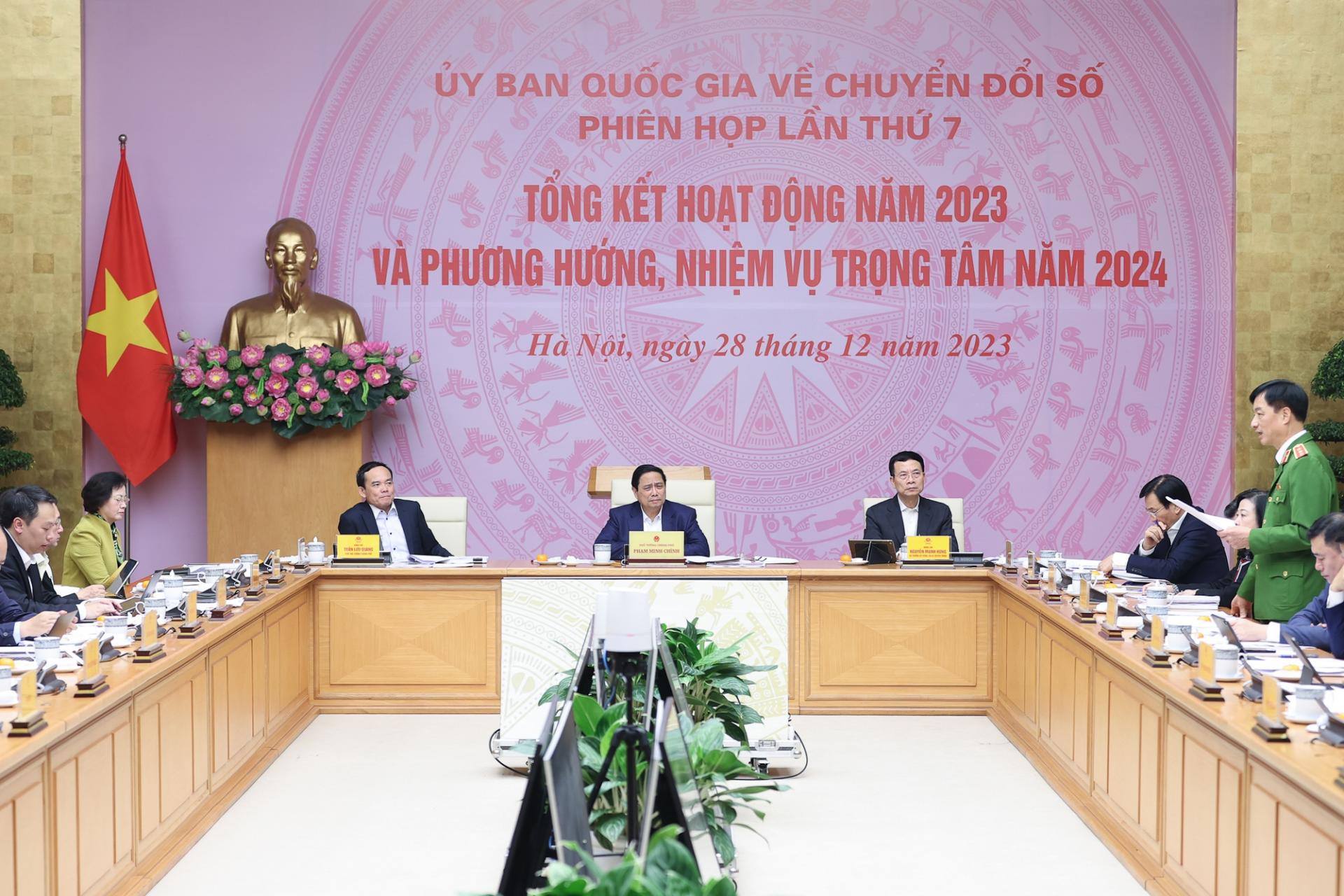 Thủ tướng Phạm Minh Chính, Chủ tịch Ủy ban Quốc gia về chuyển đổi số, chủ trì phiên họp thứ 7 của Ủy ban, tổng kết hoạt động năm 2023 và phương hướng, nhiệm vụ trọng tâm năm 2024 - Ảnh: VGP