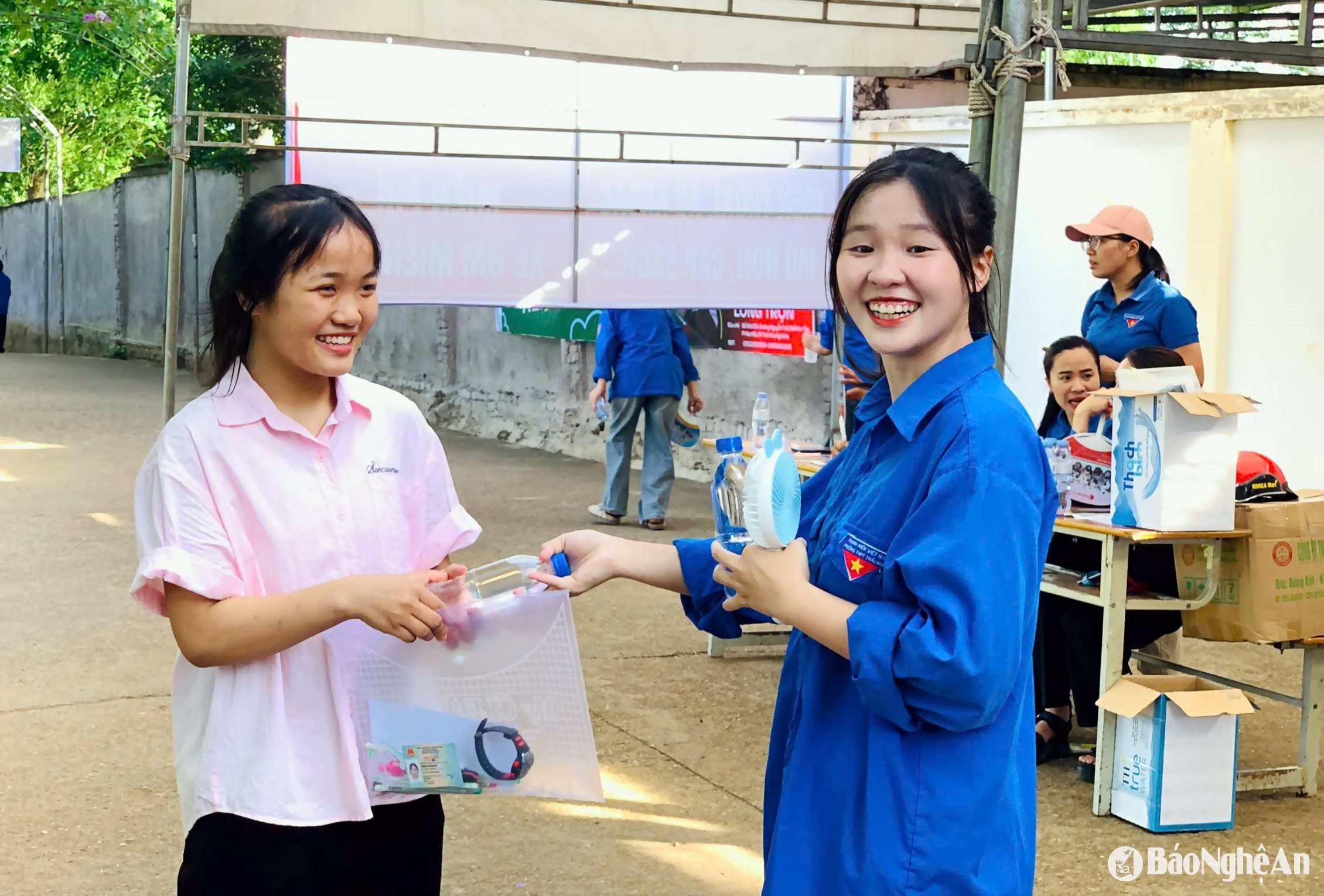 ảnh 2 thái hòa tiếp sức mùa thi