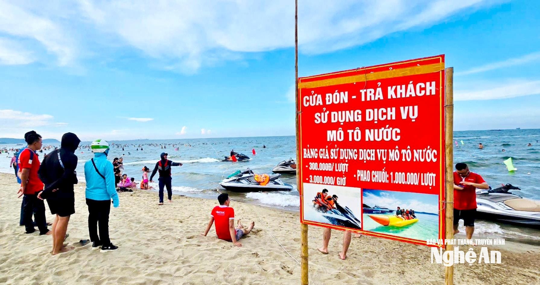 Khu vực đón trả khách của dịch vụ mô tô nước được UBND phường Cửa Lò quy định rõ ràng. Ảnh: Q.A